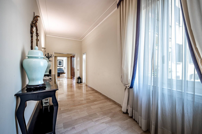 Interior 5, Pellico, Florence