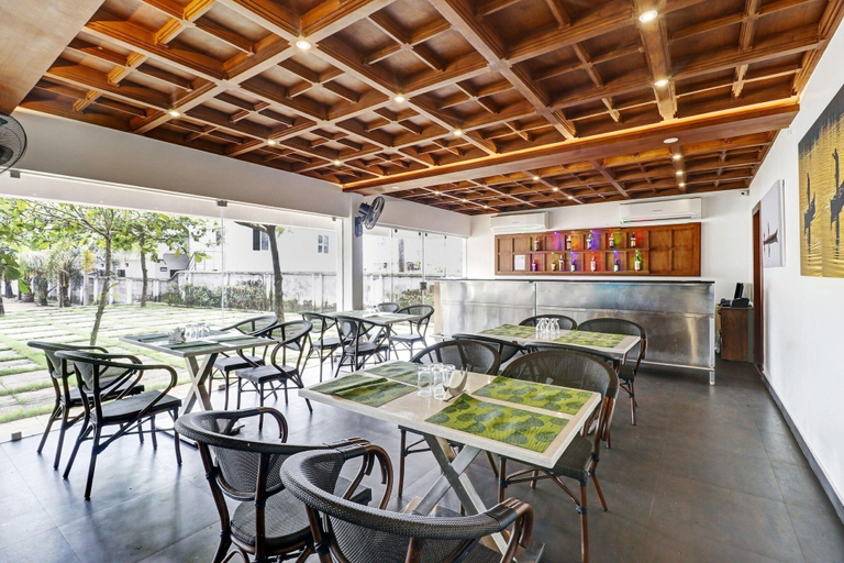Dining 5, Premium Deluxe Palette Sealine Stay 2, Ernakulam