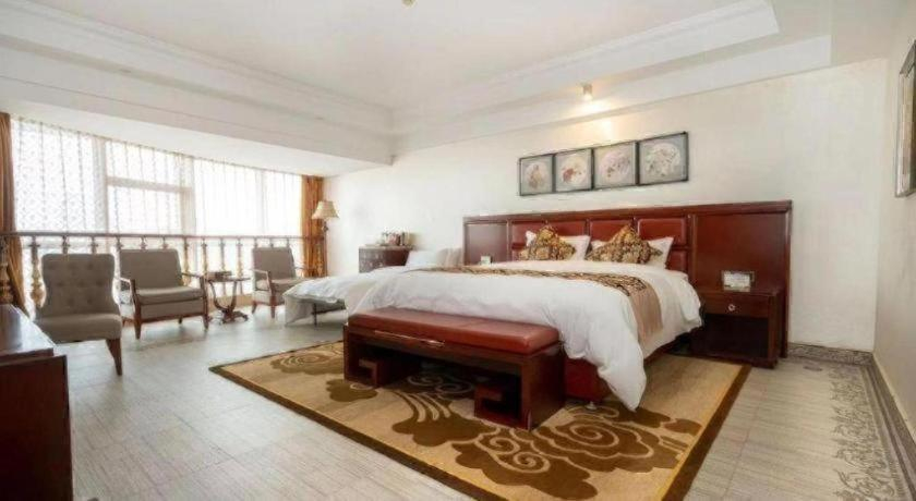 Bedroom 2, Wanjiale International Hotel, Changsha
