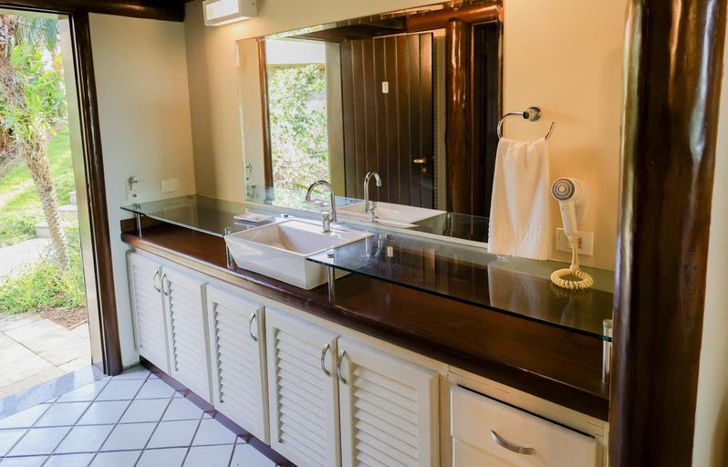 Bathroom 5, Pontal da Ferradura, Armação dos Búzios