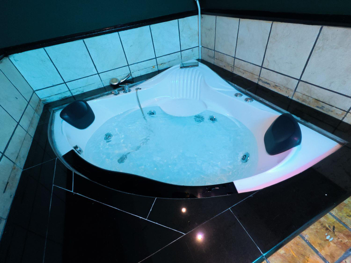 Sport & Beauty, Seaview Water Chalet Lxpd, Port Dickson