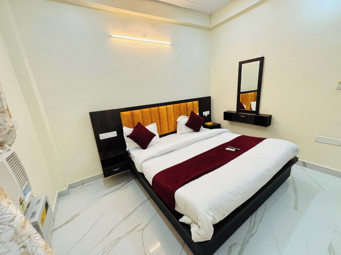 Room 3, Hotel Aryanandan - Near Ram Mandir, Faizabad