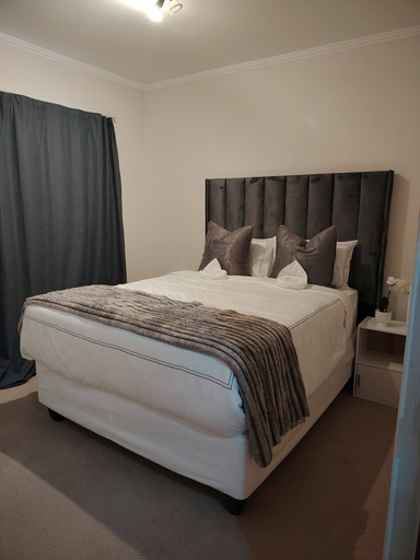 Room 4, Success Management Airbnb, City of Johannesburg
