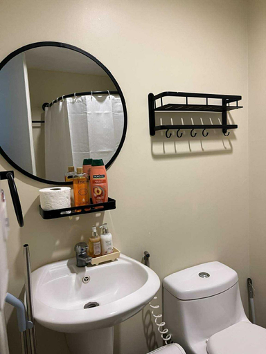 Bathroom 2, Avida RIALA Tower 3 with blazing fast wifi, Cebu City