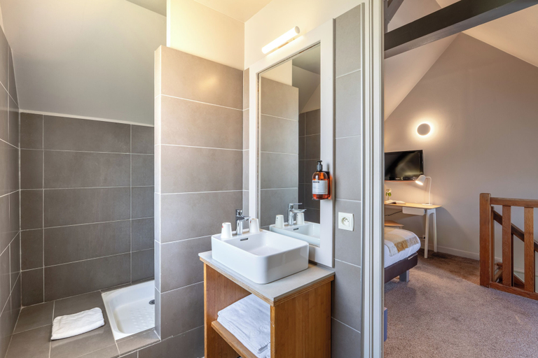 Bathroom 4, Antares & Spa Honfleur, Calvados