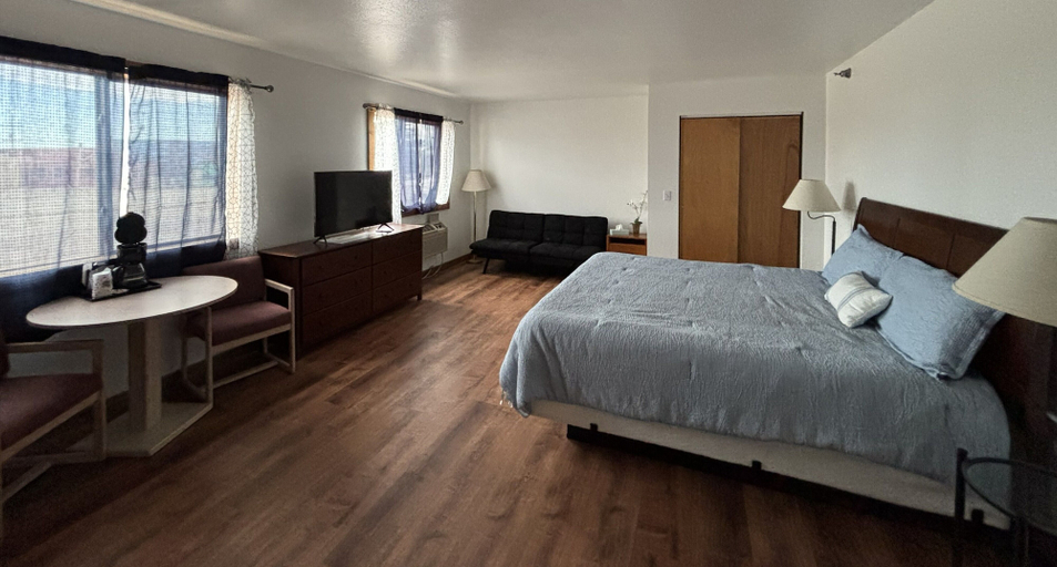 Bedroom 2, Mountain View Motor Inn LLC, Costilla