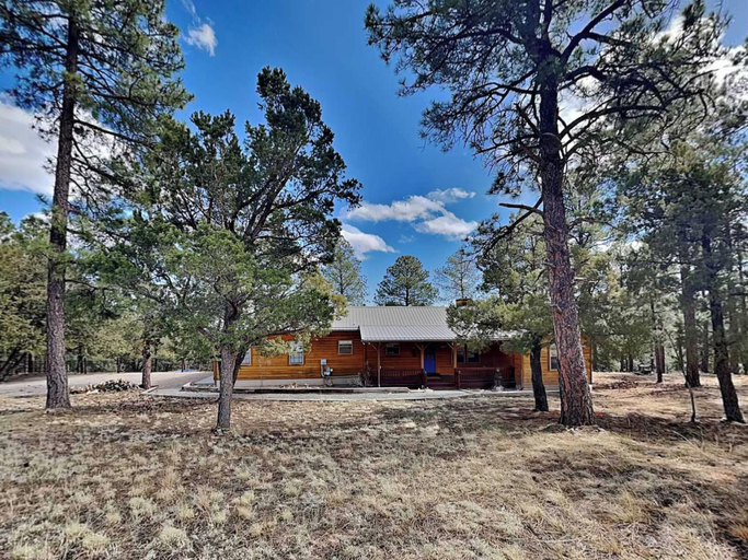 Exterior & Views 2, 4 Bears 1 Cave by Ruidoso Vacation Rentals, Lincoln