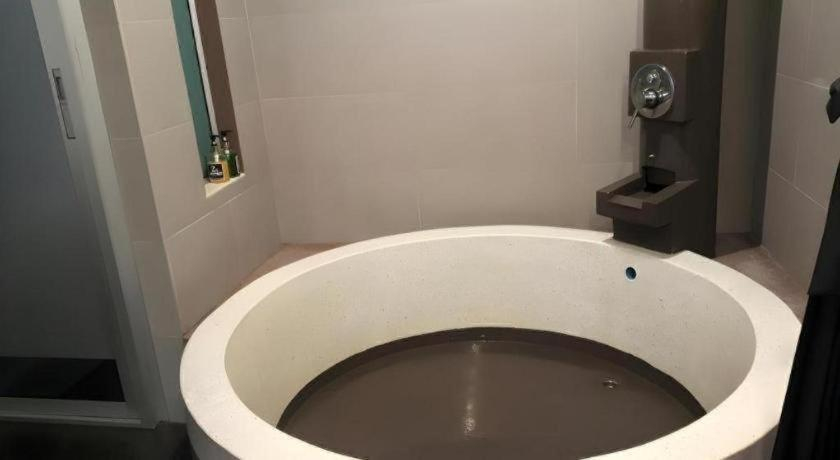 Bathroom 4, Z2 Boutique Hotel, Muang Chon Buri