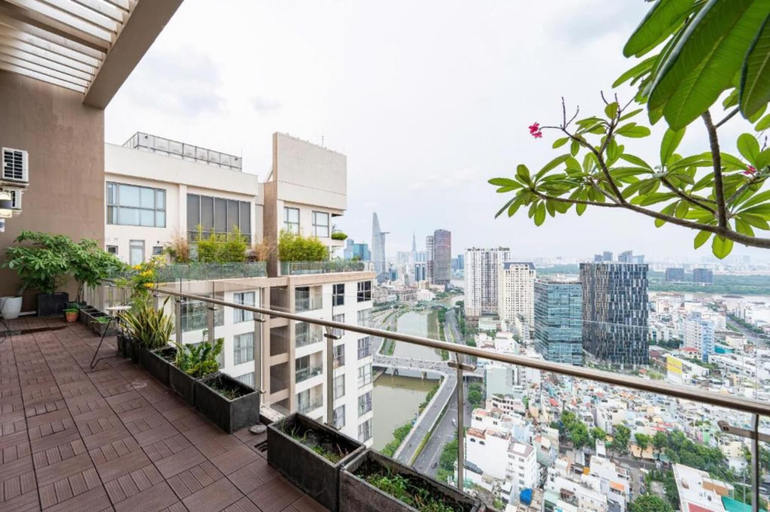 Property grounds 4, Stunning Penthouse in the City Centre, District 4