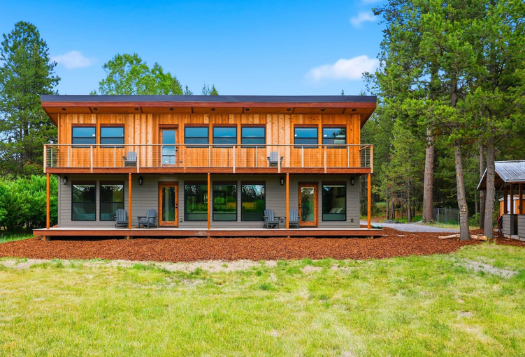 Exterior 4, Big Sunsets on Little Deschutes - Modern Riverfront, Deschutes