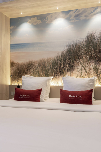 Bedroom 4, Ramada by Wyndham The Hague Scheveningen, Den Haag