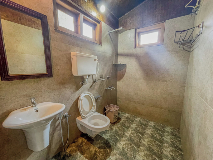 Bathroom 4, Snow Hills Nature Resort, Idukki