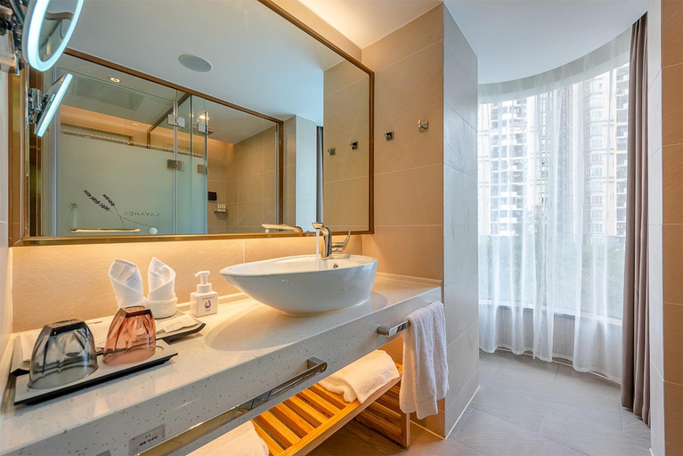 Bathroom 4, Lavande Hotel Guangzhou Taigucang Shayuan Metro Station, Guangzhou