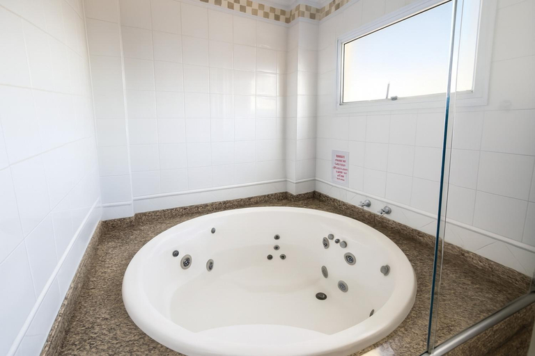 Bathroom 2, Hotel Nova York, Araçatuba