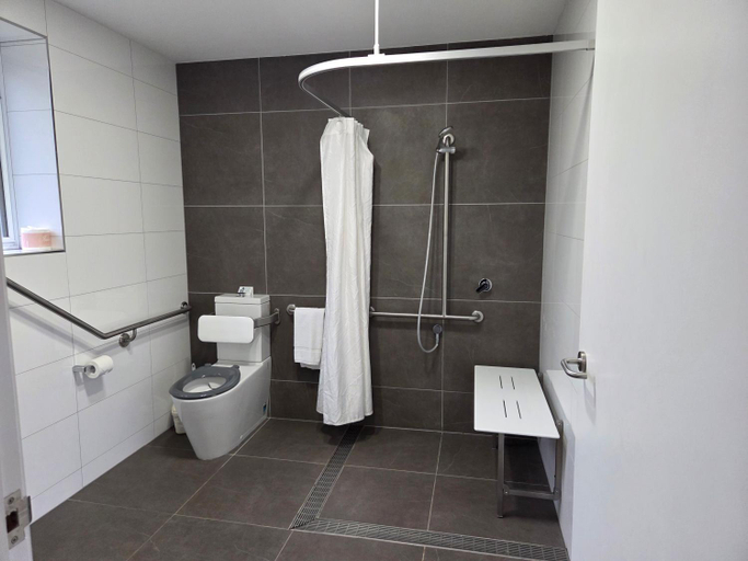 Bathroom 3, Hive Hotel, Eurobodalla