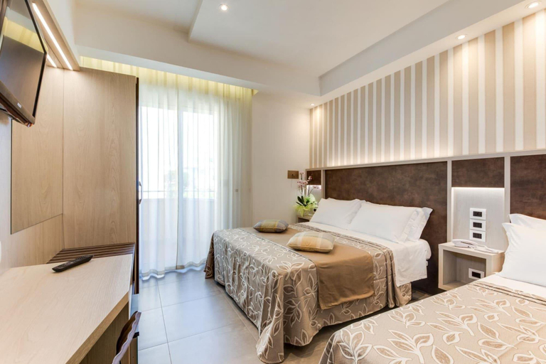 Bedroom 3, Hotel Cavour, Forli' - Cesena
