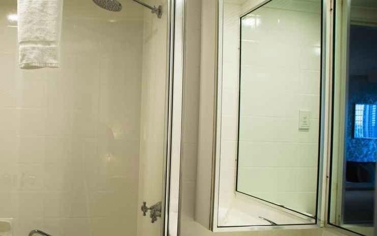 Bathroom, Paxsafe Sydney Affordable Hyde Park Apartments, Sydney