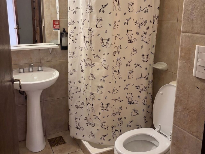Bathroom 5, Hostel Inn Bariloche, Bariloche