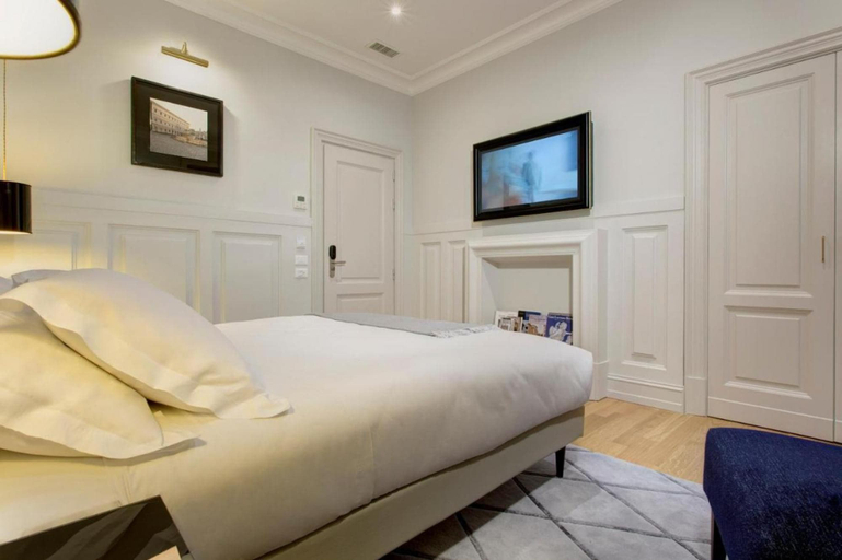 Room 2, Roof Suite Rome Suitable for 6 Persons, Rome