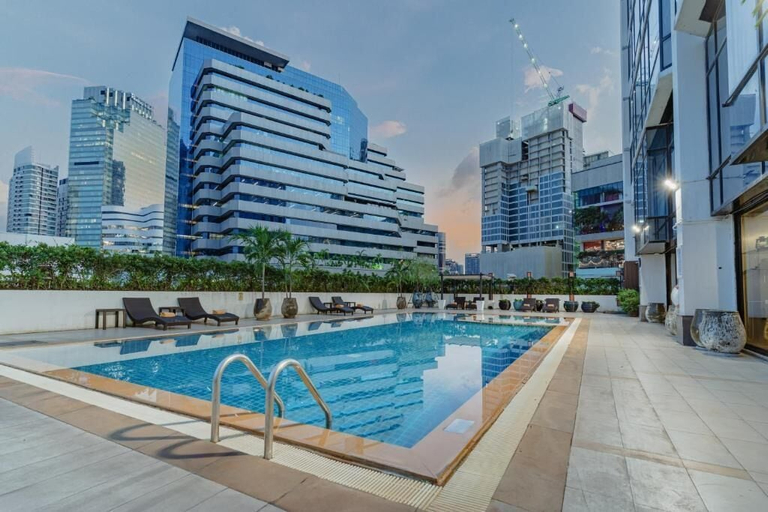Pool 3, Awtan Sukhumvit, Wattana