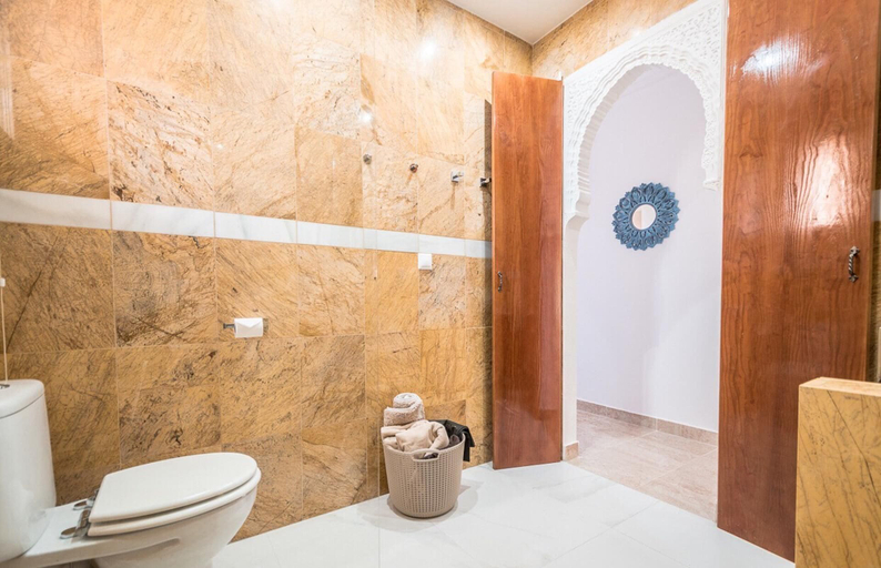 Bathroom 2, Sunrays Naturist Apartment in Playas de Vera, Almería