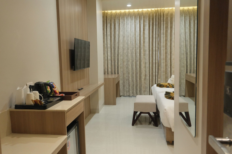 Room 5, Hotel Pinak, Varanasi
