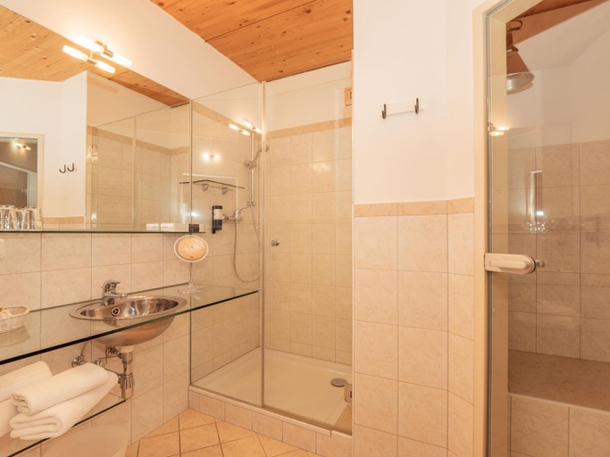 Bathroom, Macher S Landhotel, Lienz