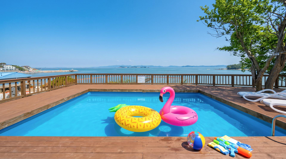Sport & Beauty, Taean Tteulapbada Pension, Taean