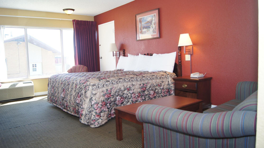 Room 3, Holiday Lodge Suites, Pittsburg
