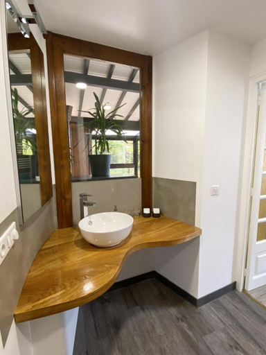 Bathroom 3, Domaine Du Terrou, Lot