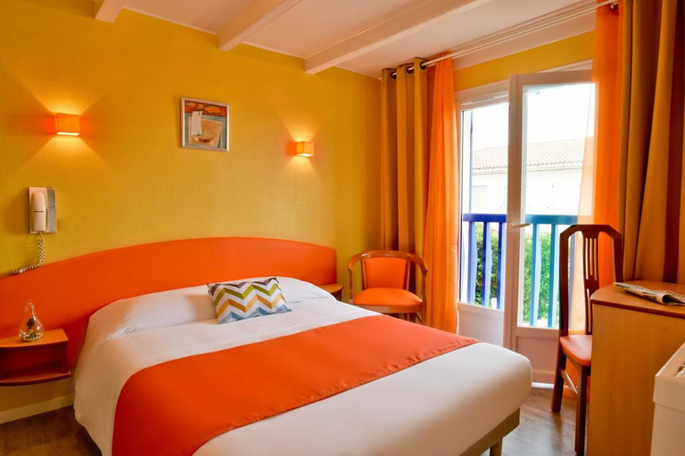 Bedroom 3, Logis Hôtel De France, Landes