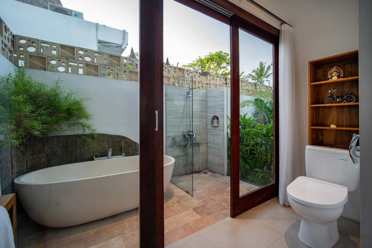 Bathroom 5, Golden Bee, Gianyar