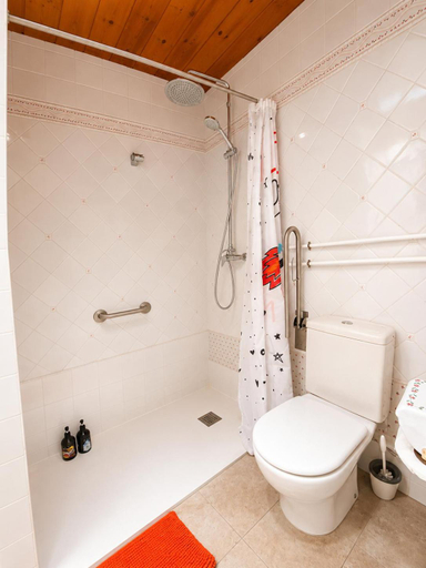 Bathroom 5, Pink Lemon House, Alicante