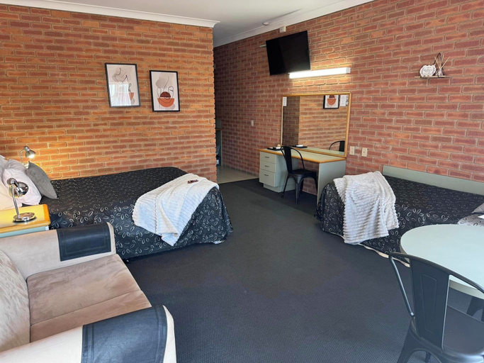 Room 5, Mulwala Paradise Palms Motel, Corowa