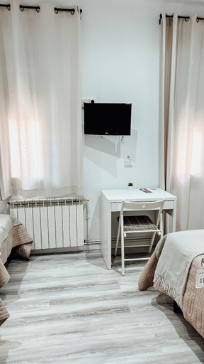 Others 5, Hostal Ruta de Francia, Barcelona
