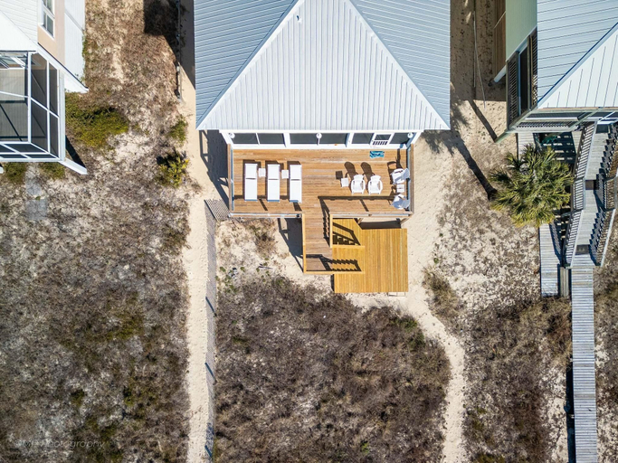 Exterior 2, Pelican Way, Gulf