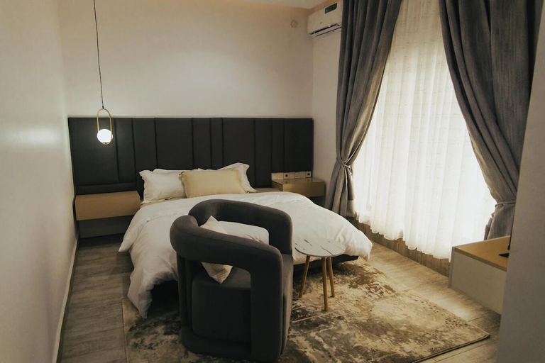 Room 5, The Embassy Boutique Apartment, Jos South