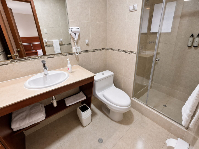 Bathroom 4, Sol Natura Hotel, Urubamba