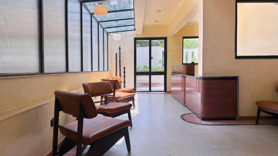 Reception 5, The Four Stories - Luxury Near The Lake, Udaipur