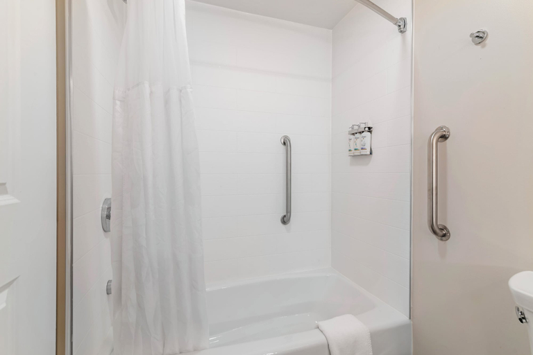 Bathroom 5, Holiday Inn Express BIDDEFORD by IHG, York