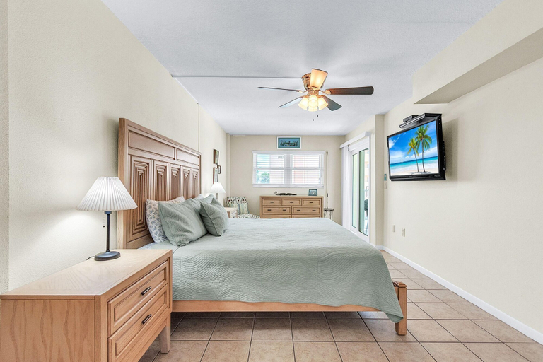 Room 5, Shalimar 302, Pinellas