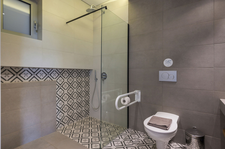 Bathroom 5, Ostrakon Suites, Crete