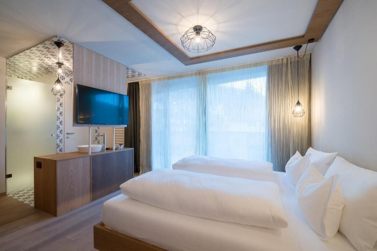 Room 5, Hotel Tofana - Explorer's Home, Bolzano