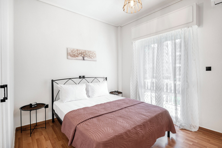 Room 2, Glyfada Stay, Attica