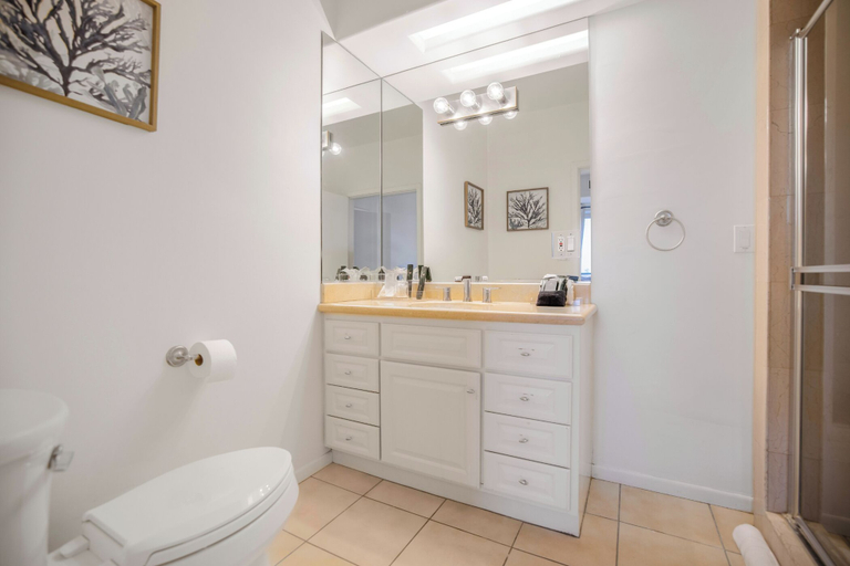 Bathroom 3, Franklin Mediterranean Villa, Los Angeles