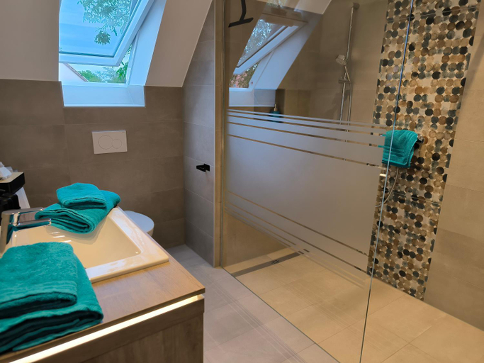 Bathroom 5, Landgasthaus Jagerhof, Weißenburg-Gunzenhausen