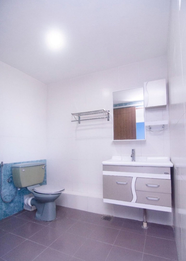 Bathroom 4, Hotel O yfair Hotel, Kuching