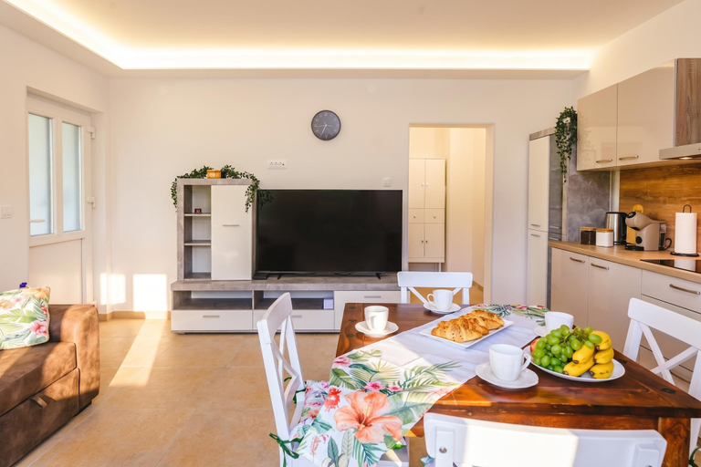 Interior 2, Sanbaldo 1BR Terrace Apartment Koper, Koper