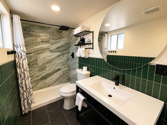 Bathroom 4, The Wesley Hotel, Coconino