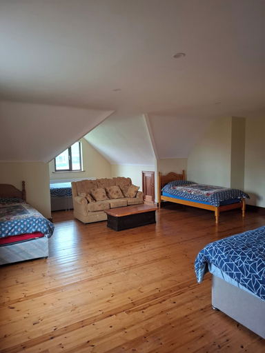 Interior 4, Bree House Sleeps 16 With Free Parking